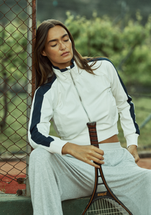 Women’s Cropped Off-Court Jacket in Off-White