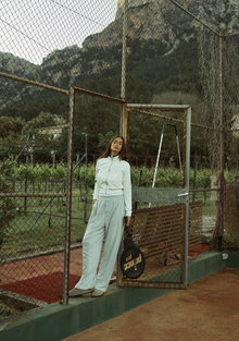 Women’s Cropped Off-Court Jacket in Off-White