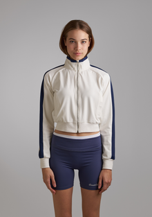 Women’s Cropped Off-Court Jacket in Off-White