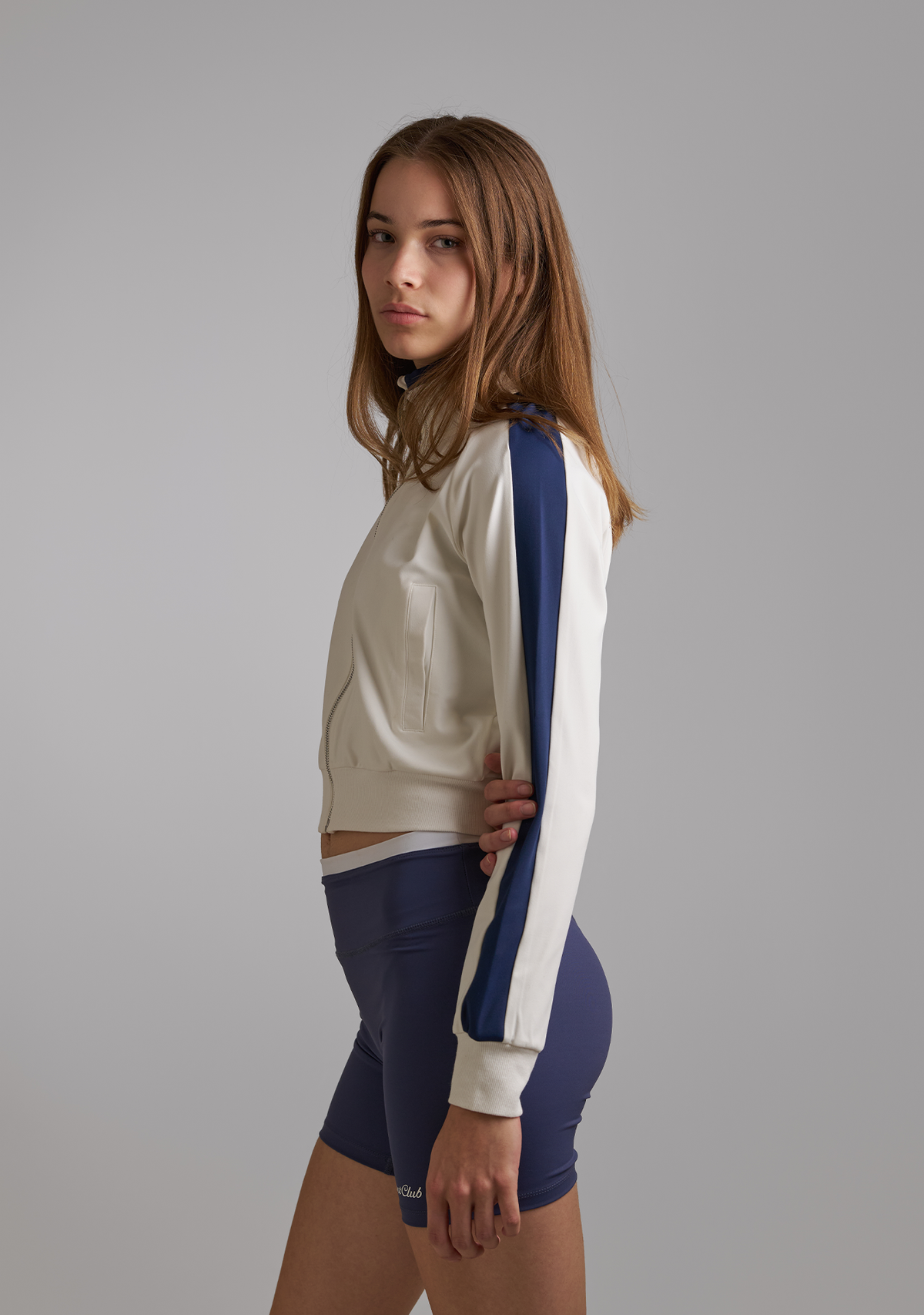 Women’s Cropped Off-Court Jacket in Off-White