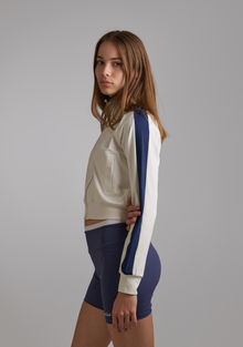 Women’s Cropped Off-Court Jacket in Off-White